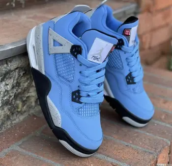 Tenis jordan retro 4 university blue 2k24