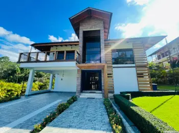 Se vende hermosa casa en jarabacoa