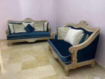 Set de sofas estilo clasico tapizado en terciopelo azul