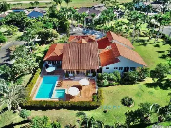 Jochy real estate vende  villa en casa de campo la romana r.d