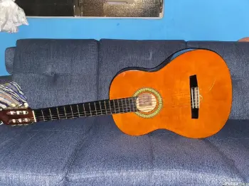 Vendo guitarra acustica clasica valenciana