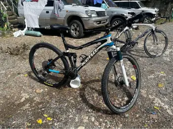 Bicicleta kona 29 - carbon fiber - doble suspendida