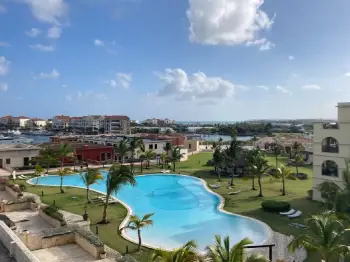 Pent-house en complejo cap-cana con vista a la marina