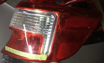 Farol camry 2014