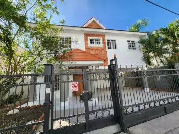 Casa amplia y dos niveles vendo en santiago 3 habitaciones