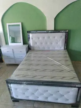 Cama com colchón  en santo domingo este