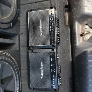 Vendo dos plantas rockford fosgate digitales de voz y bajo