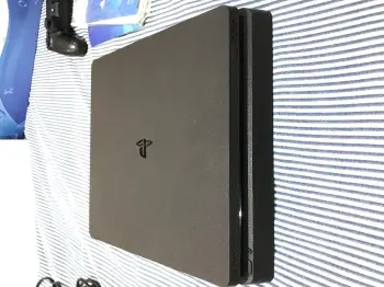 Playstation 4 slim