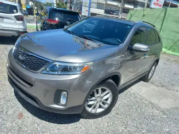 Jeepeta kia sorento gris importada u.s.a. 805 mil