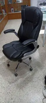 Sillón ejecutivo negro reclínable