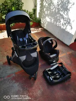 Coche y cargador y soporte evenflo mas corral graco  colcon