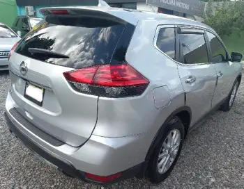 Jeepeta nissan x-trail touch start 3 lineas asientos