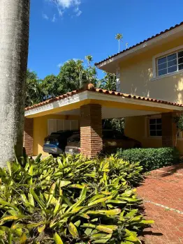 Se vende villa en metro juan dolio 1200 mts completamente amueblada