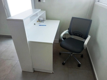 Counter recepcion escritorio silla