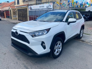 Toyota rav4 xle 2019 full.