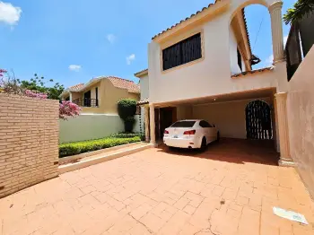Casa en venta en altos de arroyo hondo 3 rd19500000
