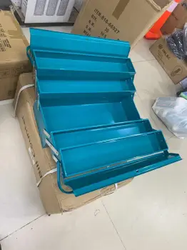 Caja de herramientas metálica