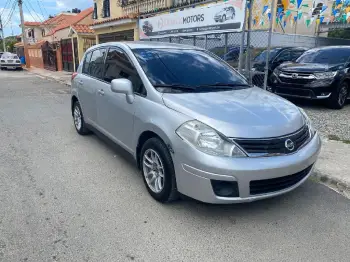 Nissan versa 2011 americano