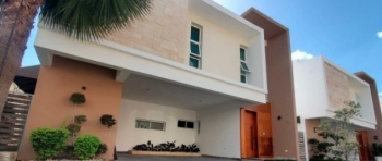Venta de casa en proyecto cerrado en gurabo al medio santiago