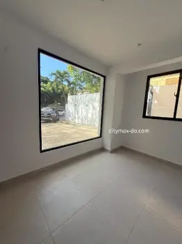 Disponible local comercial 2do nivel  en alquiler en la calle desideri