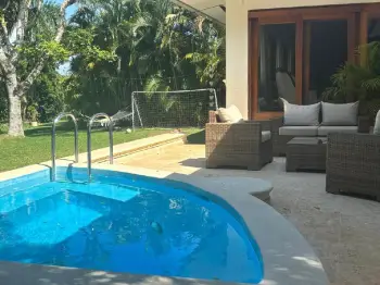 Villa de 3 habitaciones en venta en casa de campo.