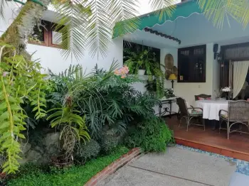 Casa de 4 habitaciones en venta en arroyo hondo viejo.
