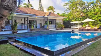 Villa de 3 habitaciones en venta en juan dolió.