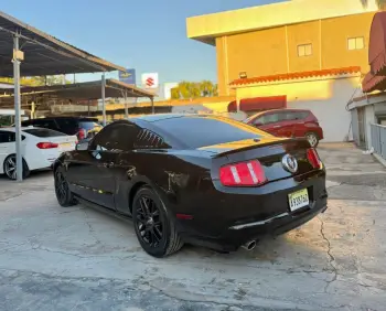 Ford mustang v6 2014