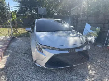 Toyota corolla 2021 clean