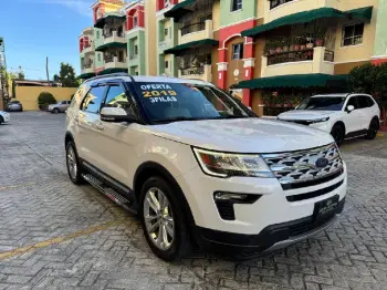 Ford explorer xlt tres filas año 2019