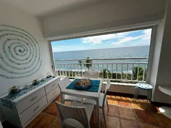 Alquilo apartamento frente al mar en condominio cerrado en juan dolio