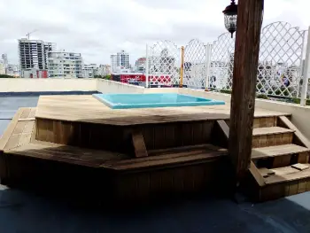 Penthouse con vista al mar y terraza privada