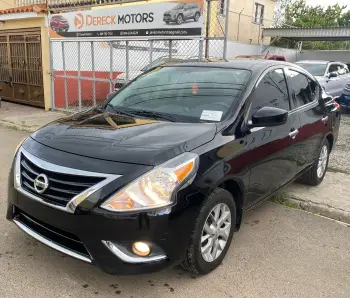 Nissan versa sv 2017