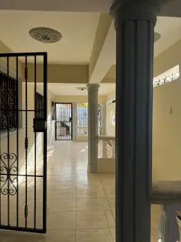 Amplia casa en alquiler