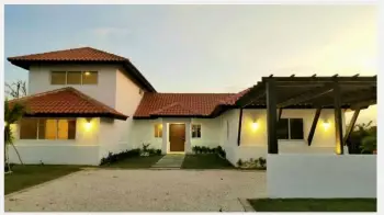 Vendo hermosa villa con vista al campo de golf la estancia