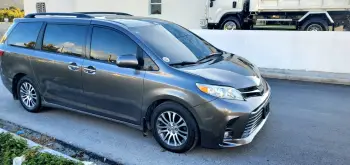 Vendo toyota sienna 2018 xle full en peravia