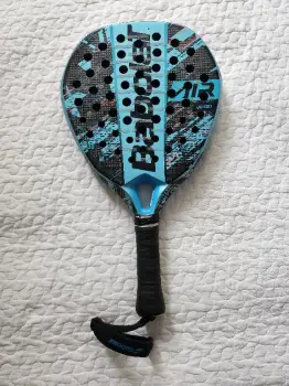 Se venden pala de padel