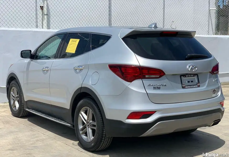 Hyundai Santa Fe 2017 Clean Carfax Foto 7121910-1.jpg