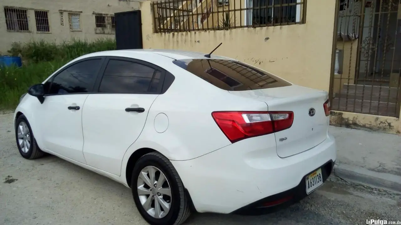 Se alquila Kia Rio 2015 Gasolina Foto 7122490-2.jpg