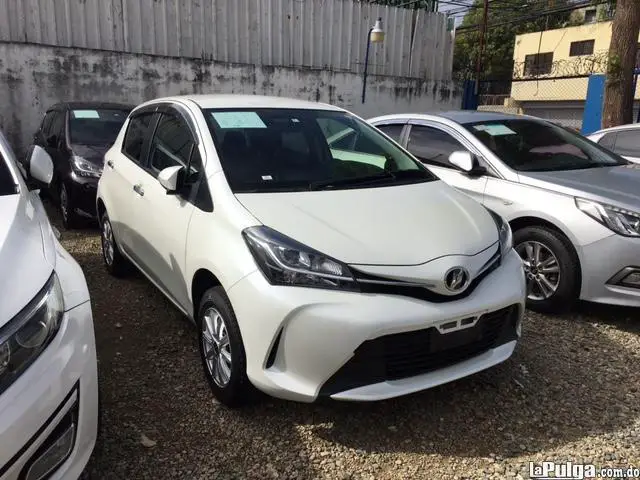 TOYOTA VITZ RECIEN IMPORTADO AÑO 2017 EXCELENTES CONDICIONES Foto 7131894-3.jpg