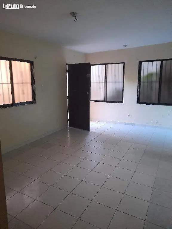 SE ALQUILA UNA CASA EN STO DOM OESTE Foto 7147338-5.jpg