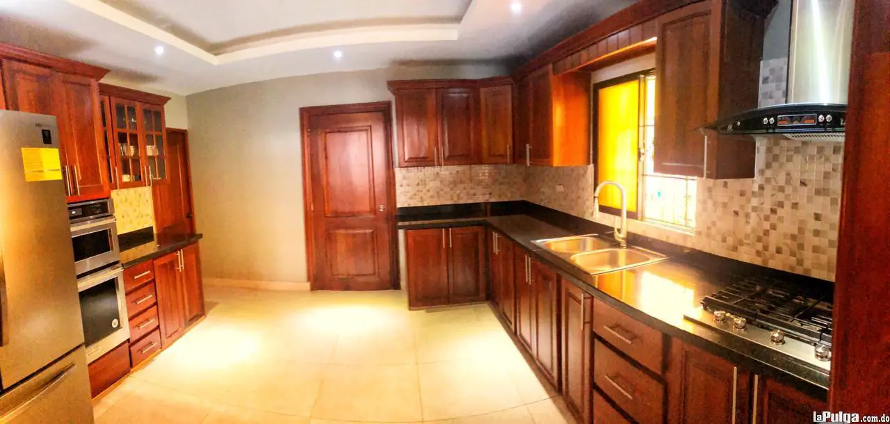 CASA DE TRES NIVELES DE VENTA EN JARABACOA Foto 7161917-4.jpg