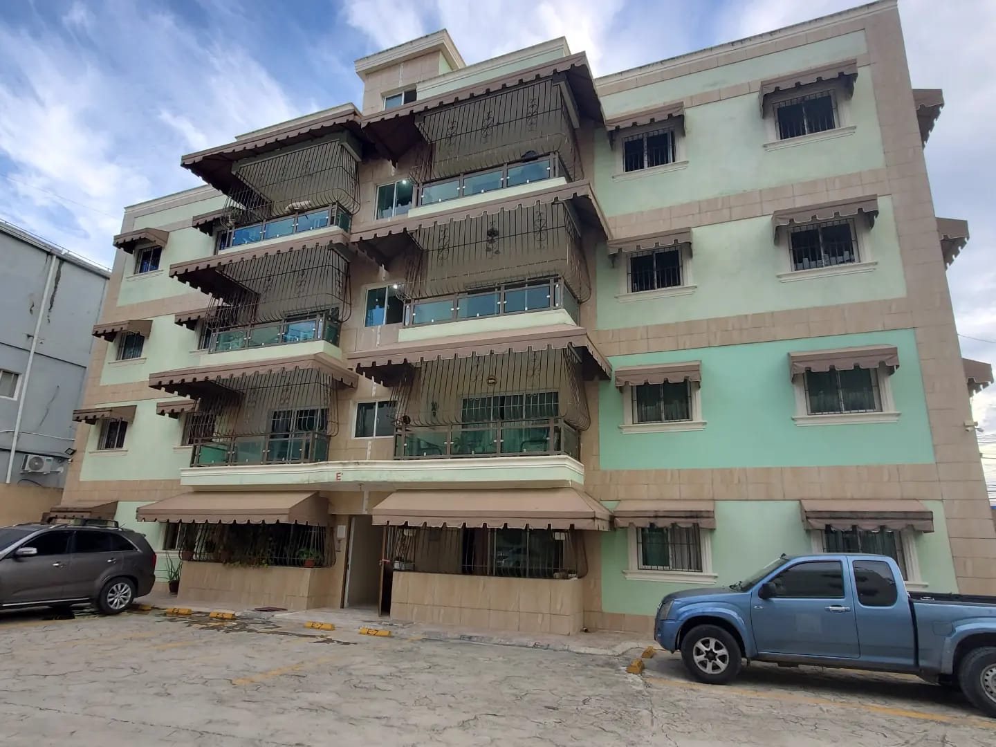 Vendo Amplio Apartamento con Terraza en San Isidro  Foto 7194493-1.jpg