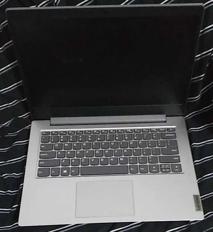 Lenovo 1.60GHz 4GB RAM 64GB SSD HDMI CHIP Internet Foto 7203119-1.jpg