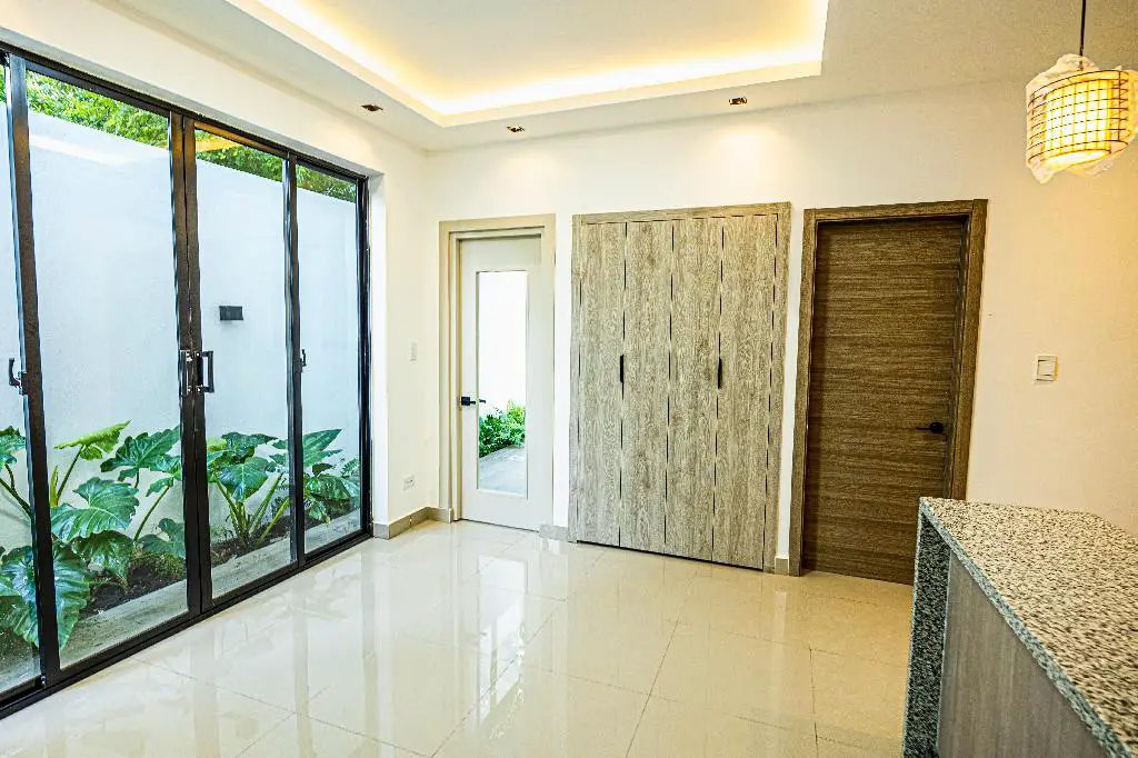 Ventas de casas residencial los hidalgos KM 14 Autopista Duarte. Foto 7203431-14.jpg