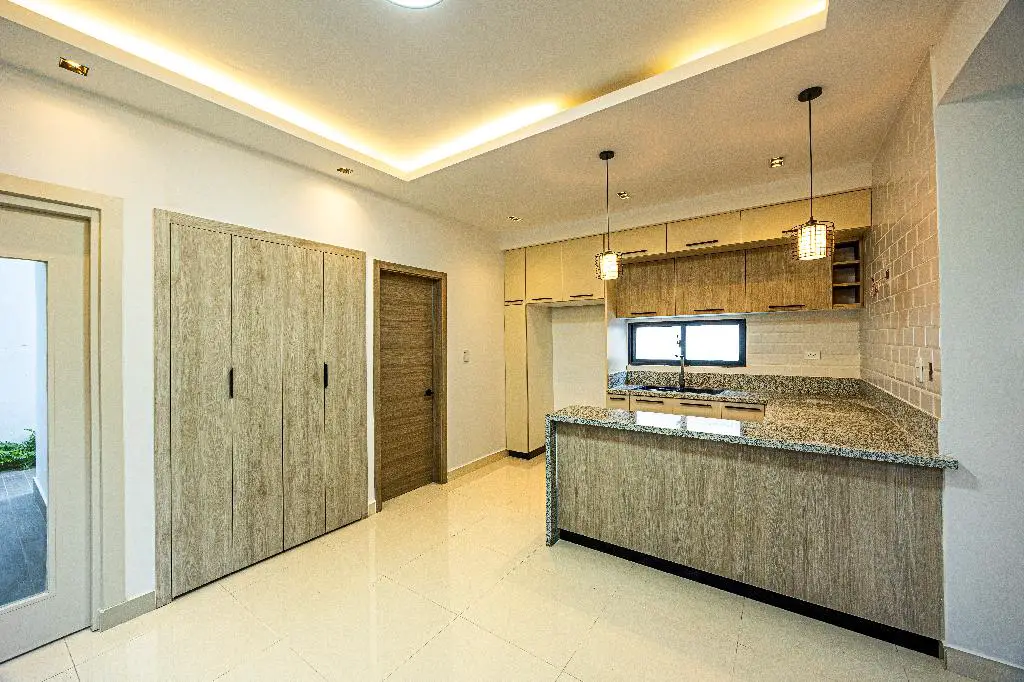 Ventas de casas residencial los hidalgos KM 14 Autopista Duarte. Foto 7203431-6.jpg