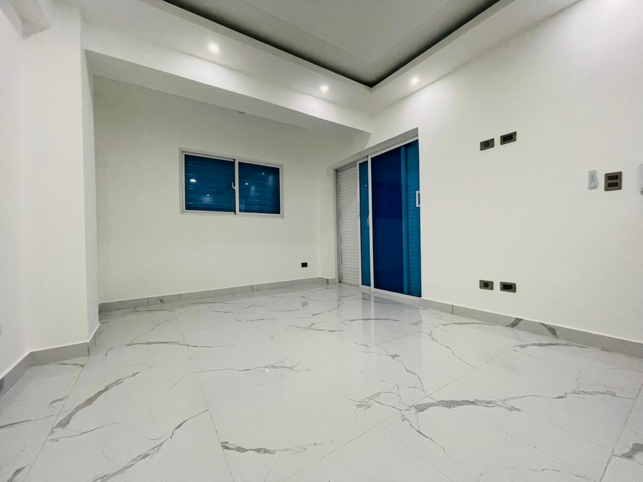 Apartamento en Prado Oriental 2do Piso con Amplia Terraza Prox. Al Lis Foto 7218293-8.jpg