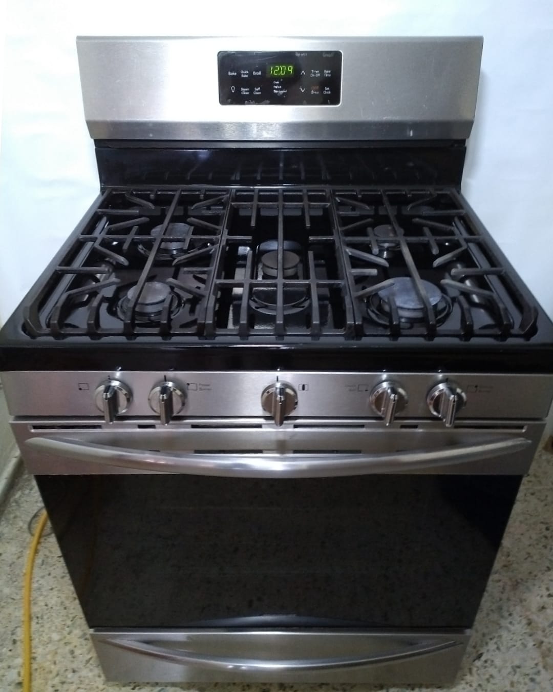 Estufa Frigidaire Modelo Gallery FGGF3047TF. Foto 7220683-1.jpg