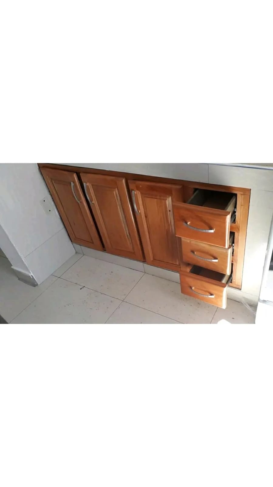 Gabinete en madera de caoba  Foto 7228317-1.jpg