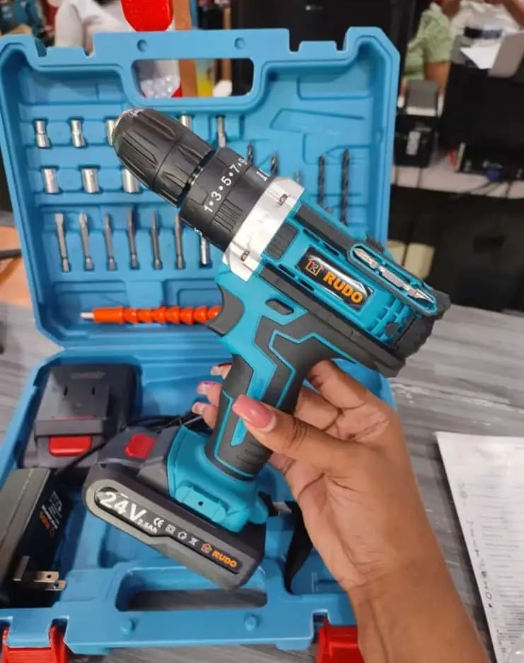 Coje puntaTaladro de impacto de 68 voltio recargable con 2 bateria Nue Foto 7239169-1.jpg